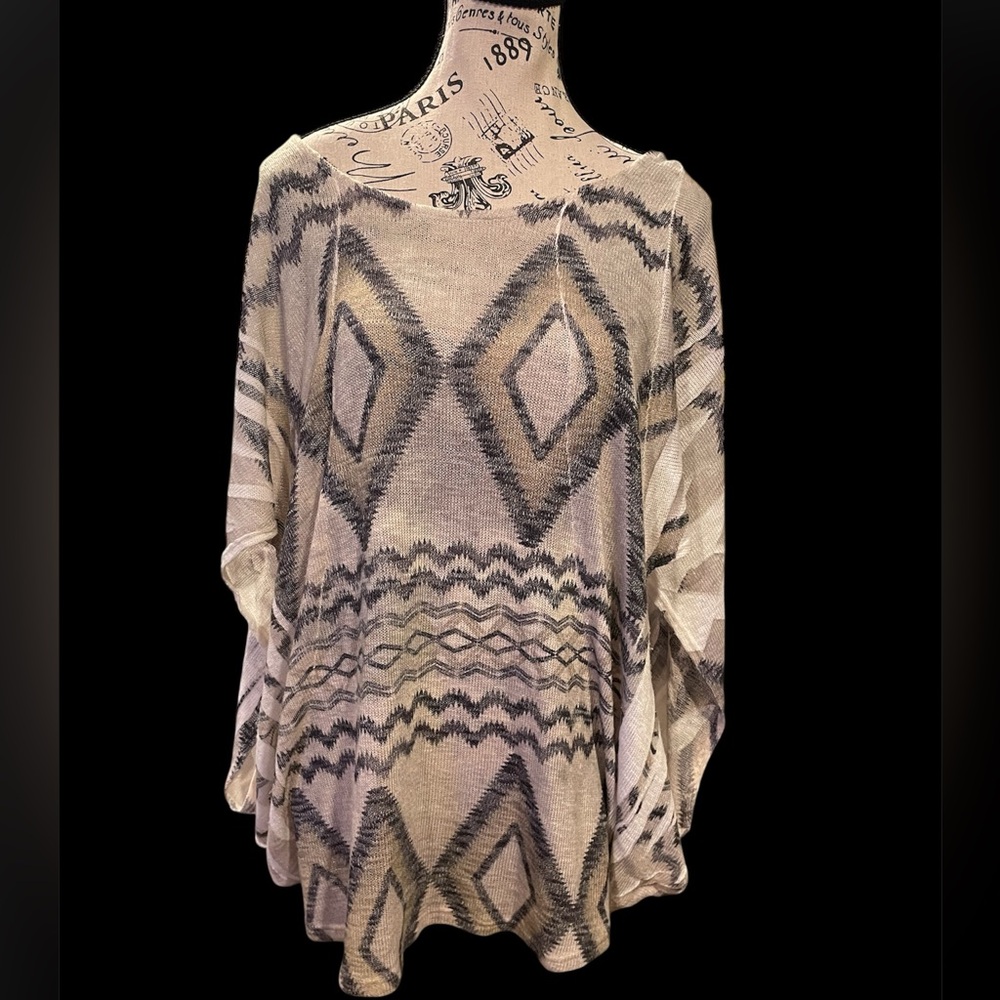 Emma Rose Geometric Patterned Knit Top Womens Size M